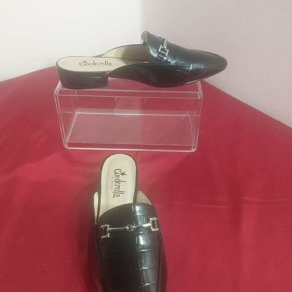 Cinderella Of Boston Women's SZ 4.5M Shoes Embelished Slide On Bit Loafers . - Picture 2 of 8